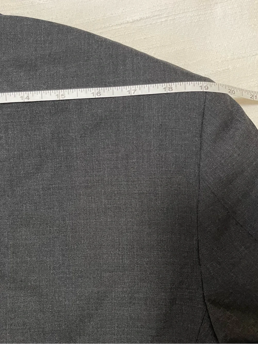 Brooks Brothers Dark Gray Men's Two-Button 💯Wool Suit: polished, tailored, old 💰